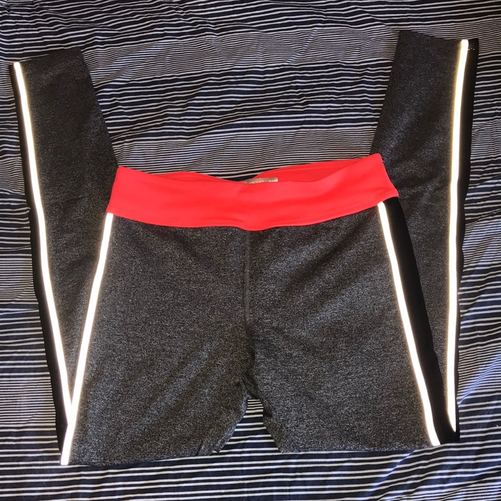 Reflective Peekaboo Leggings